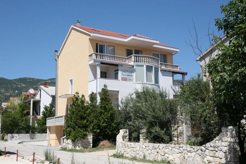 Villa Cezar Kastel Luksic Екстер'єр фото