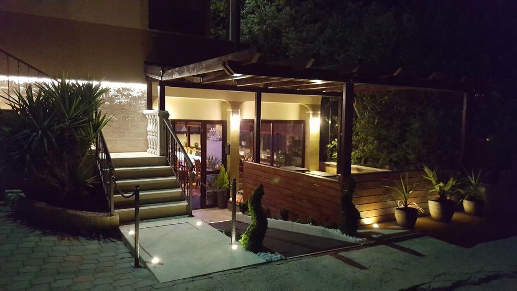 Villa Cezar Kastel Luksic Екстер'єр фото