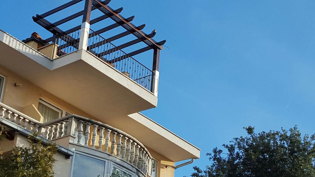 Villa Cezar Kastel Luksic Екстер'єр фото